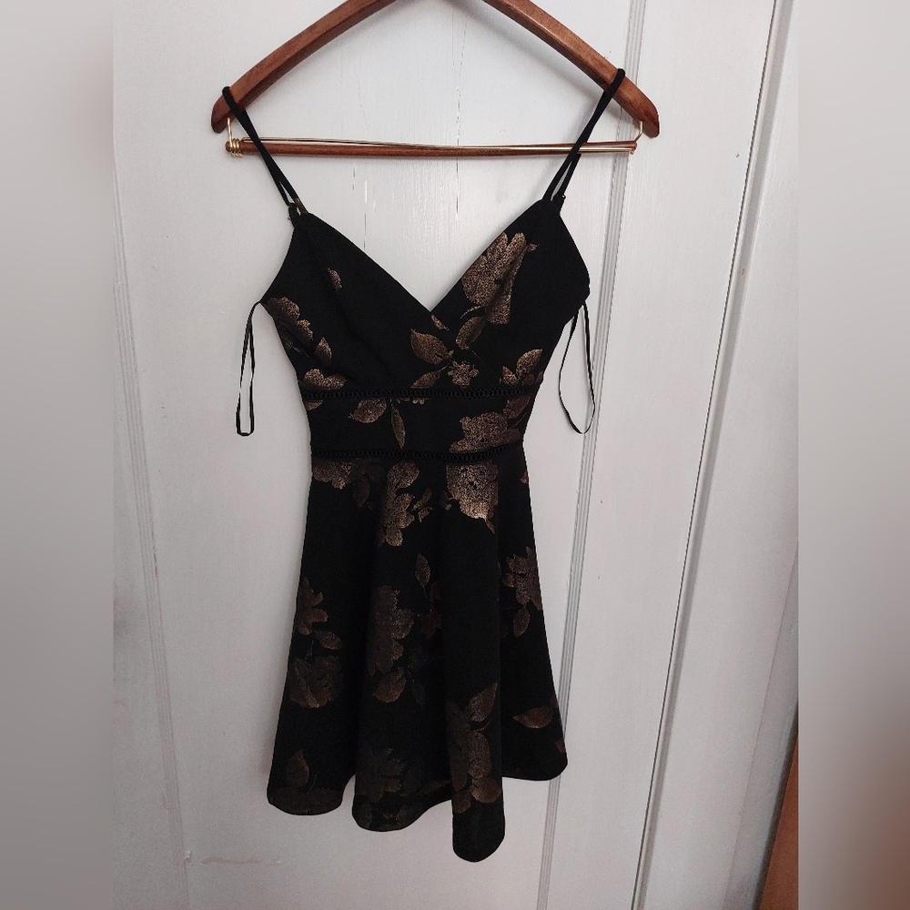 Mi Ami xxs black with gold floral print sweetheart dress